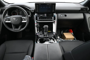 TOYOTA LAND CRUISER 300 SAHARA EDITION GXR 2024, V6 4.0L GASOLINA, 4X4, 5 PLAZAS, VOLANTE A LA IZQUIERDA - Product Image 2