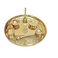 À la mode En Laiton Pooja Thali avec Cloche DiyaMetal Festive Home Decors Table Ware Plateau Ensemble Prix De Gros Pour La Maison De Mariage Restaurant