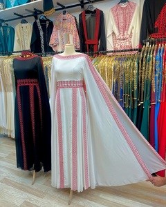 Abaya de luxe de qualité supérieure inspirée de Dubaï à manches longues anti-rides avec des perles lourdes Travail artisanal en soie pour adultes Occasion de prière - Product Image 6