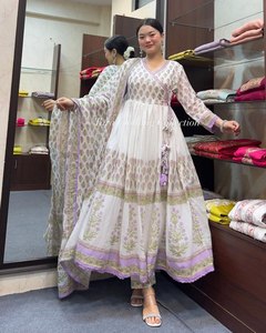 Nouvelle collection : Kurti en coton artisanal pour femme, séchage rapide, avec dupatta – Tenue moderne pour fêtes, mariages et toutes saisons - Product Image 3