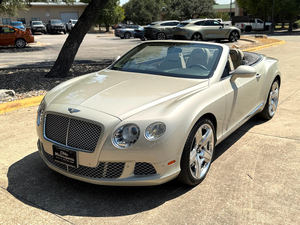 2013 สำหรับรถเบนท์ลีย์ คอนติเนนทัล จีทีซี ลักชัวรี ระบบขับเคลื่อนสี่ล้อแบบต่อเนื่อง (AWD) รถเปิดประทุน เครื่องยนต์ 6.0 ลิตร วี12 ทวินเทอร์โบ ตัวถังแบบเต็มรูปแบบ (Fully Loaded) รุ่นแกรนด์ทัวร์เรอร์ กล้องมองหลัง เบาะหนัง - Product Image 2