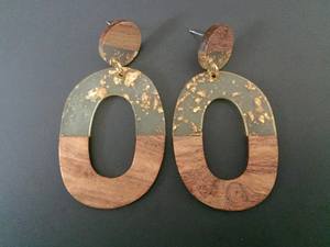 Pendientes Modernos de Resina y Madera para Niñas, Joyería Ligera Hecha a Mano, para Uso Diario y Fiestas - Product Image 2
