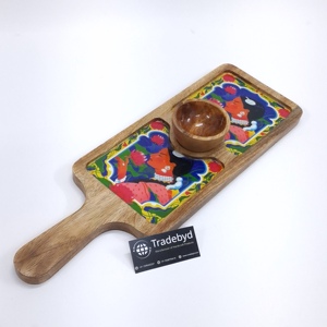 Plato largo de madera de mango hecho a mano con diseño de esmalte y mango incluye tazón de salsa-Platos y platos de Tradebyd - Product Image 1