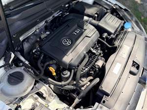 Volkswagen Golf SportWagen S 2016 d'occasion en excellent état, sans réserve, turbo 4 cylindres, provenance sud, blanc pur, non modifiée - Product Image 5