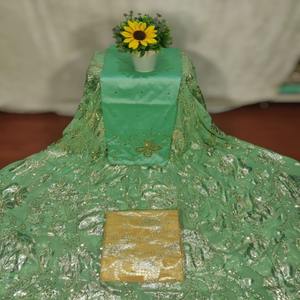 Tissu viscose de qualité supérieure très demandé, Fransawidirac, avec des pierres et des perles sur un motif floral, pour vêtements de soirée, tissu exclusif pour robes. - Product Image 1