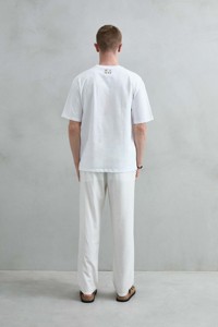 T-Shirt da Uomo in Cotone Beige a Maniche Corte con Stampa Floreale - Grafica Minimalista con Testo, Stile Casual Quotidiano, 240 Grammi - Product Image 4