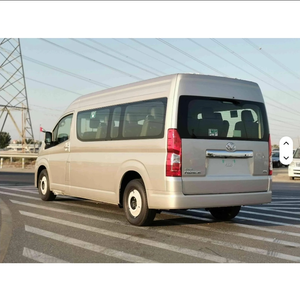 Toyota Hiace Minibús Usado en Excelentes Condiciones - Product Image 4