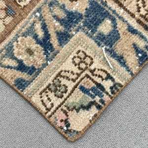 Alfombra, 2x2.5 pies, Alfombra Vintage, Alfombra Azul a Cuadros de Lana - Product Image 4