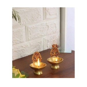 Lampe Diya Deepam à l'huile en laiton fabriquée à la main pour Mandir Temple Festive Pooja Spiritual Aarti et Rituels Religieux - Product Image 4
