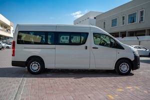 Toyota Hiace 3.5L 2026 de Gasolina, Nueva/Usada: Autobús de 13 Plazas con Faros Delanteros Automáticos en Venta - Product Image 4