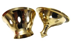 กระถางธูปแขวนทองเหลืองคลาสสิกพร้อมฝาปิดและรูสำหรับการกระจายตัวของควันเหมาะสำหรับวัดและบ้าน - Product Image 2