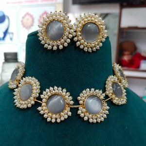 Tour de cou traditionnel fabricant de collier en laiton AD ensemble de pendentifs tendance pour les vêtements de fête de mariage des femmes - Product Image 1