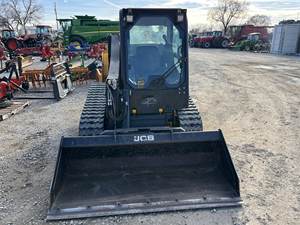 Cargadora Compacta JCB 205T Usada, con Motor Diésel Turboalimentado de Alta Eficiencia, en Venta - Product Image 4