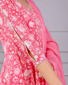 Robe rose Roohani avec ensemble dupatta, tenue traditionnelle élégante pour femmes au meilleur prix - Product Image 3