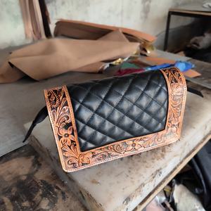 Nuevo Diseño de Bolso de Mano Acolchado Estilo Vaquera con Estampado Floral Otoñal, Bolso de Cuero Genuino Bohemio con Cierre de Cremallera y Decoración de Borlas para Mujer - Product Image 1
