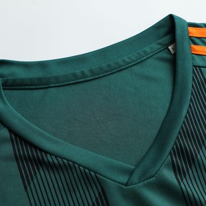Uniformes de fútbol personalizados para clubes y escuelas, logotipo sublimado del equipo, Jersey y pantalones cortos, tela transpirable, proveedor OEM - Product Image 6