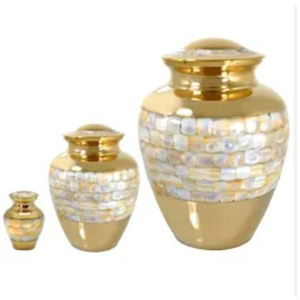 Urna de cremación con acabado de latón biodegradable moderna con grabado personalizado y diseño de recuerdo decorativo - Product Image 6