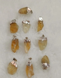 Pendentif en cristal de citrine naturelle de haute qualité, pierre brute, utilisée également pour la méditation. - Product Image 3