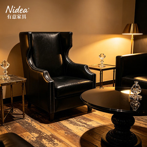 Sillón Nidea Moderno Americano Clásico de Cuero Negro con Respaldo Alto, Sillón de Diseño Ergonómico con Detalles de Tachuelas y Patas de Madera - Product Image 2