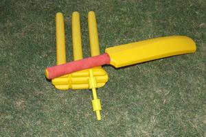 Équipement de sport de plein air pour enfants - Ensemble de cricket de plage entièrement en plastique, batte, piquets, balle, hauteur de 1,5 pied, poids de 500 g, instructions de jeu - Product Image 3