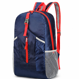 Mochila Plegable Azul Oscuro Ultraligera Resistente al Agua para Senderismo, Ciclismo, Viajes y Camping - Product Image 1