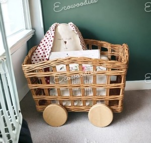 Rattan Kid Toys Baby Doll Cunas Cama de madera Cuna Cunas para muñecas Mini muebles Niños Juguete Cesta de mimbre Caja con ruedas - Product Image 4