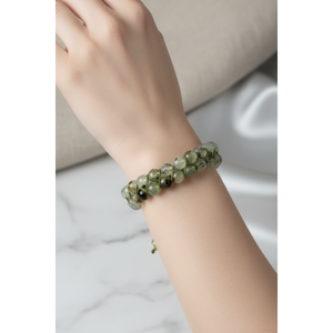 Bracciale in pietra naturale Prehnit da 8 mm con doppia fila di macramè - Product Image 4