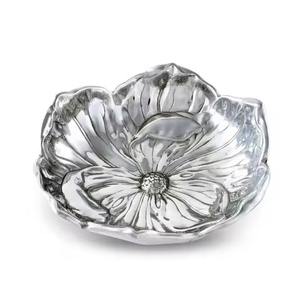 Plat de service en métal de qualité supérieure en forme de feuille pour servir des fruits secs, des bonbons, des chips, des collations pour les petites fêtes - Product Image 4