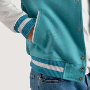 Chaqueta Letterman de Alta Calidad para Hombre, Estilo Urbano, Transpirable, Servicio OEM, Diseño Personalizado, Logotipo Frontal, Nueva Colección de Invierno - Product Image 5