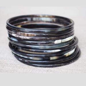 Brazaletes de Cuerno de Búfalo 100% Hechos a Mano, de Calidad Premium, Color Natural, Modernos, Duraderos, Ecológicos, con Técnica de Pulido - Product Image 5