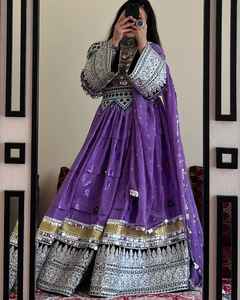 Vente en gros bon marché robes afghanes pour femmes tenues traditionnelles décontractées robe longue afghane pour dames avec broderie à glands et à pièces de monnaie - Product Image 3