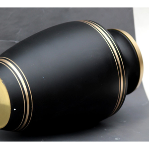 Urnas de cremación en forma clásica, urna de cremación para adultos fundida en peltre de color negro y urna de recuerdo de proveedor indio - Product Image 2