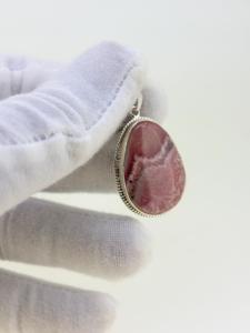 Pendentif en argent sterling 925 avec cabochon de rhodochrosite de 3 cm, serti en bélière, style ethnique, fabrication de bijoux pour femmes, vente en gros - Product Image 4