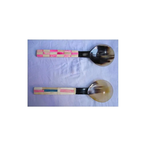 Ensemble de couverts en corne de boeuf serveuse à salade avec poignée de vadrouille Outils de couverts frais Cuillère Conception personnalisée Disponible de haute qualité - Product Image 1