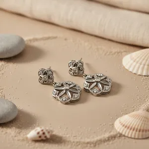 Pendientes de Plata 925 con Forma de Flor y Detalles de Diamantes, Joyería Elegante para Mujer - Product Image 3