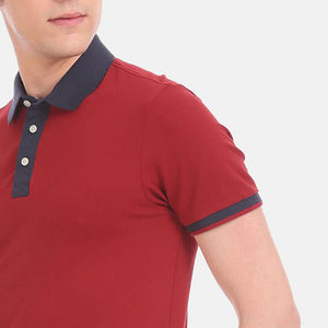 Polo de algodón con cuello para hombre y botones Polo Camiseta OEM Proveedor Bordado personalizado Disponible a granel Polo Camiseta OEM - Product Image 6