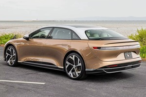 Lucid Air Dream Edition 2022, Certificado de Alto Rendimiento, Usado en Buen Estado, 111 Caballos de Fuerza, Motor Dual, Tracción en las Cuatro Ruedas, Color Eureka Gold - Product Image 2