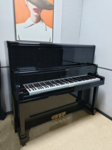Piano Vertical KAWAI US63H Hecho en Japón, Color Negro, Sonido Potente, Sustain Prolongado, Mecanismo de Martillo Importado de Alta Resistencia - Product Image 1