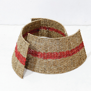 Collar de Árbol de Navidad Tejido de Ratán de Alta Calidad, Hecho a Mano y Ecológico de Artex Dong Thap, con Ribete Rojo - Product Image 4