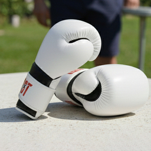 Gants d'entraînement de combat de kickboxing professionnels QST pour adultes, en cuir PU original, durables, anti-humidité, fermeture auto-agrippante, personnalisables - Product Image 2