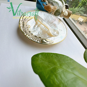 Plat de service artisanal pour œufs de caviar de qualité supérieure, fabriqué en nacre mélangée à du cuivre plaqué or, sûr à utiliser, taille 10-11 cm - Product Image 3