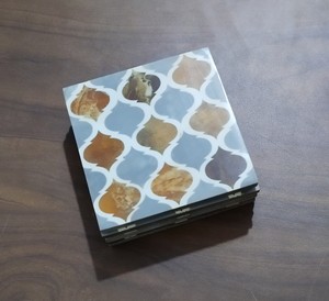 ถาดรองแก้วเรซินฝังที่มีลวดลายหรูหราแผ่นรองเครื่องดื่มไม้ที่เป็นที่ต้องการสูงสำหรับผู้ซื้อต่างประเทศและใช้ในบ้าน - Product Image 1