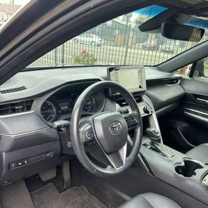 Venza X-LE LHD 2022 Usado en Buen Estado - Product Image 2