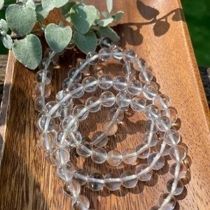 Pulsera de piedra curativa de cristal de cuarzo transparente Natural de 8mm hecha a mano estilo Hada piedra preciosa tallada para meditación - Product Image 2