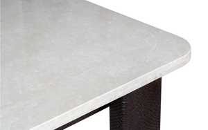 Mesa de Comedor de Lujo de Mármol Bottochino con Patas Entrelazadas de Madera de Acacia Sólida con Detalles Tallados a Mano y Patrón Geométrico en los Bordes - Product Image 2
