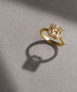 4.05 Ct Champagne Asscher Cut Moissanite Solitaire Bague en argent 925 avec réglage élégant demi-lunette parfait pour le mariage - Product Image 2