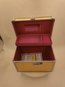 Très bon prix Trousse <span class=keywords><strong>de</strong></span> maquillage en métal avec serrure à code combiné en aluminium doré Vanité avec miroir et tiroir - Product Image 6