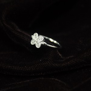 Elegante anillo de plata CZ hecho a mano 925 banda fina delicada joyería fina apilable para su regalo de fiesta de aniversario de boda - Product Image 3