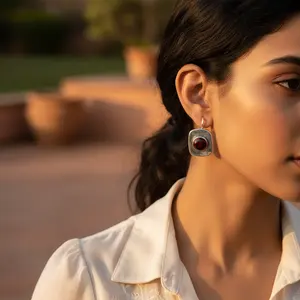 Pendientes de Plata de Ley 925 con Rubí Rojo y Circonita, Diseño Floral Geométrico de Moda para Mujer, para Uso Diario, Regalo de Compromiso - Product Image 3