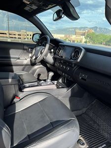 TOYOTA TACOMA TRD OFF-ROAD DOBLE CABINA 4X4 2020 USADA (LHD/RHD) - Product Image 4